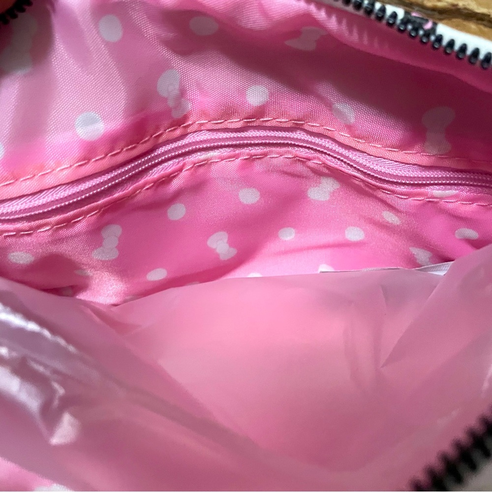 Hello Kitty - Picture 5 of 5